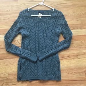 American Eagle sweater